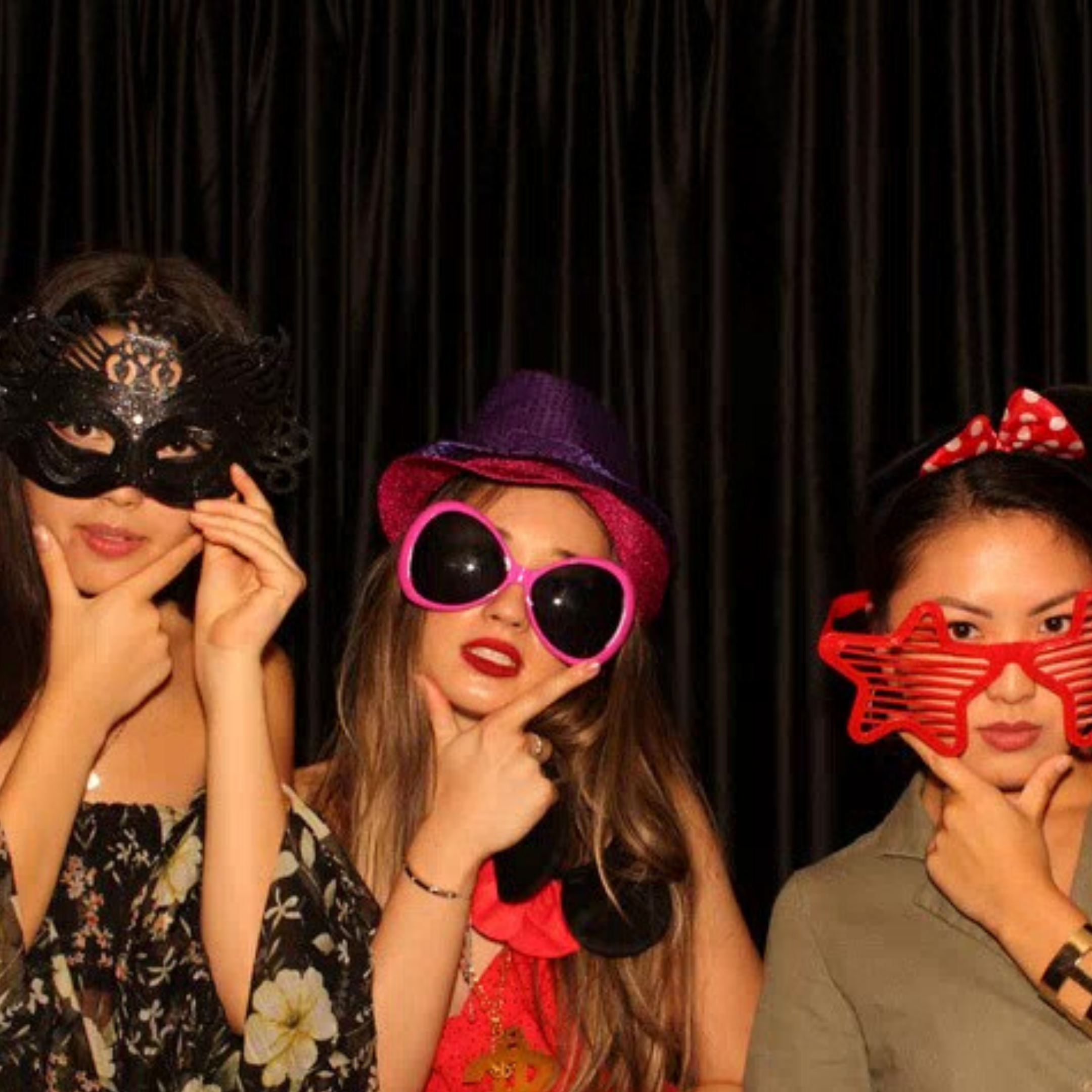 Photo Booth with 3 girls